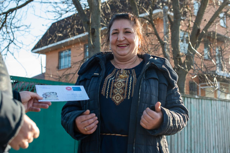 Lesya Kulinska erhält einen Brief, den ihre Mutter als Zwangsarbeiterin geschrieben hat